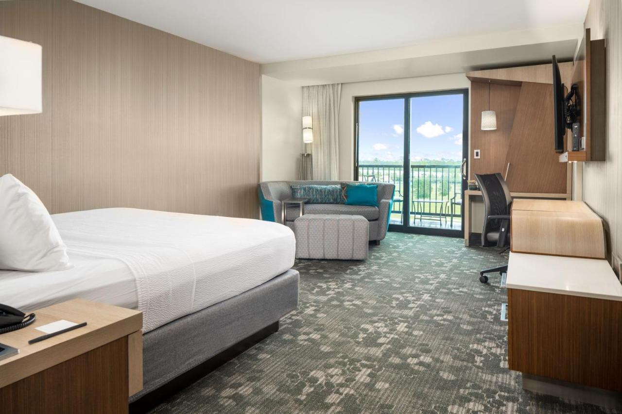 Courtyard By Marriott Houston Northeast Hotel Exterior photo